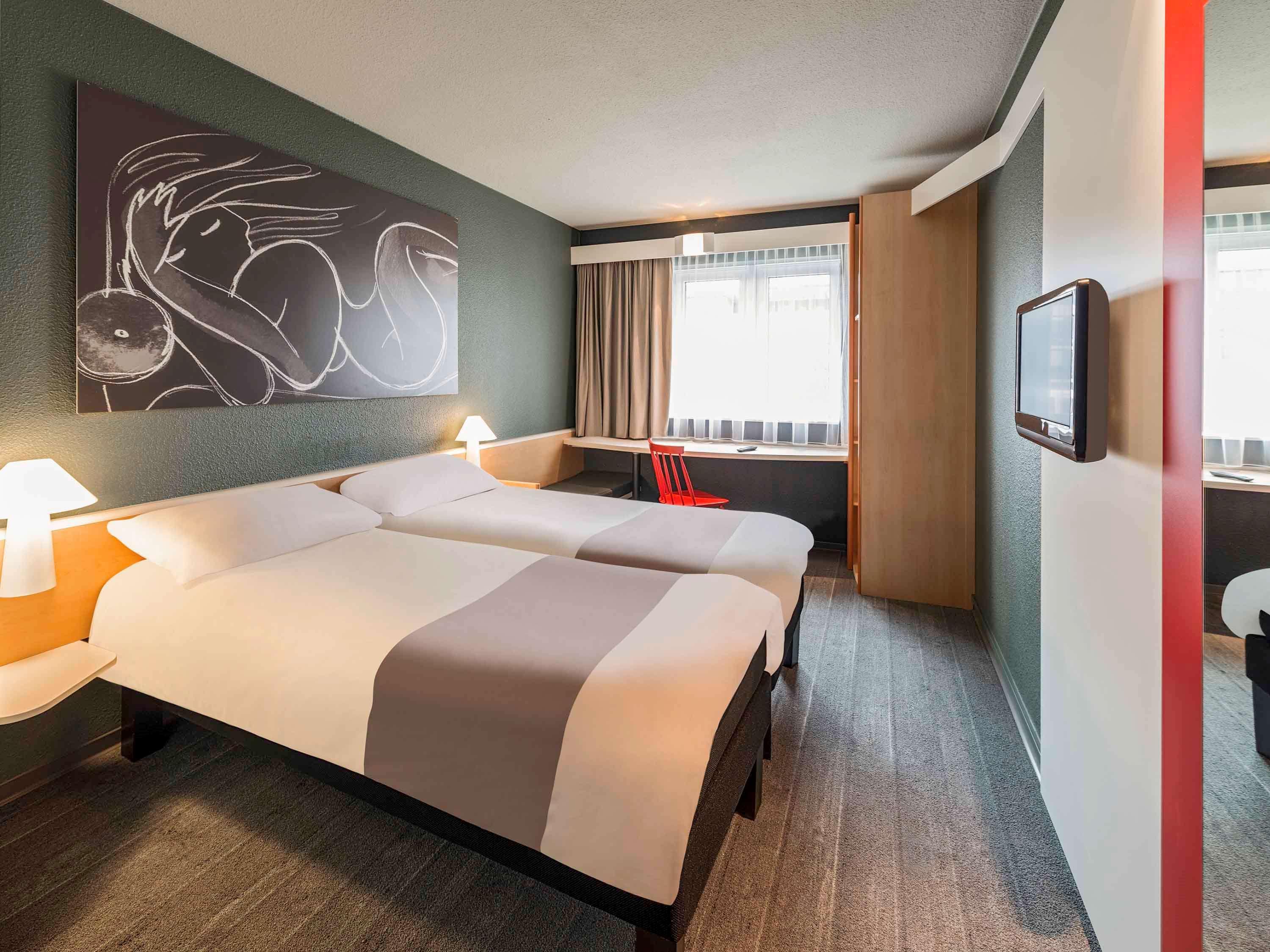 Ibis Muenchen Parkstadt Schwabing Buitenkant foto