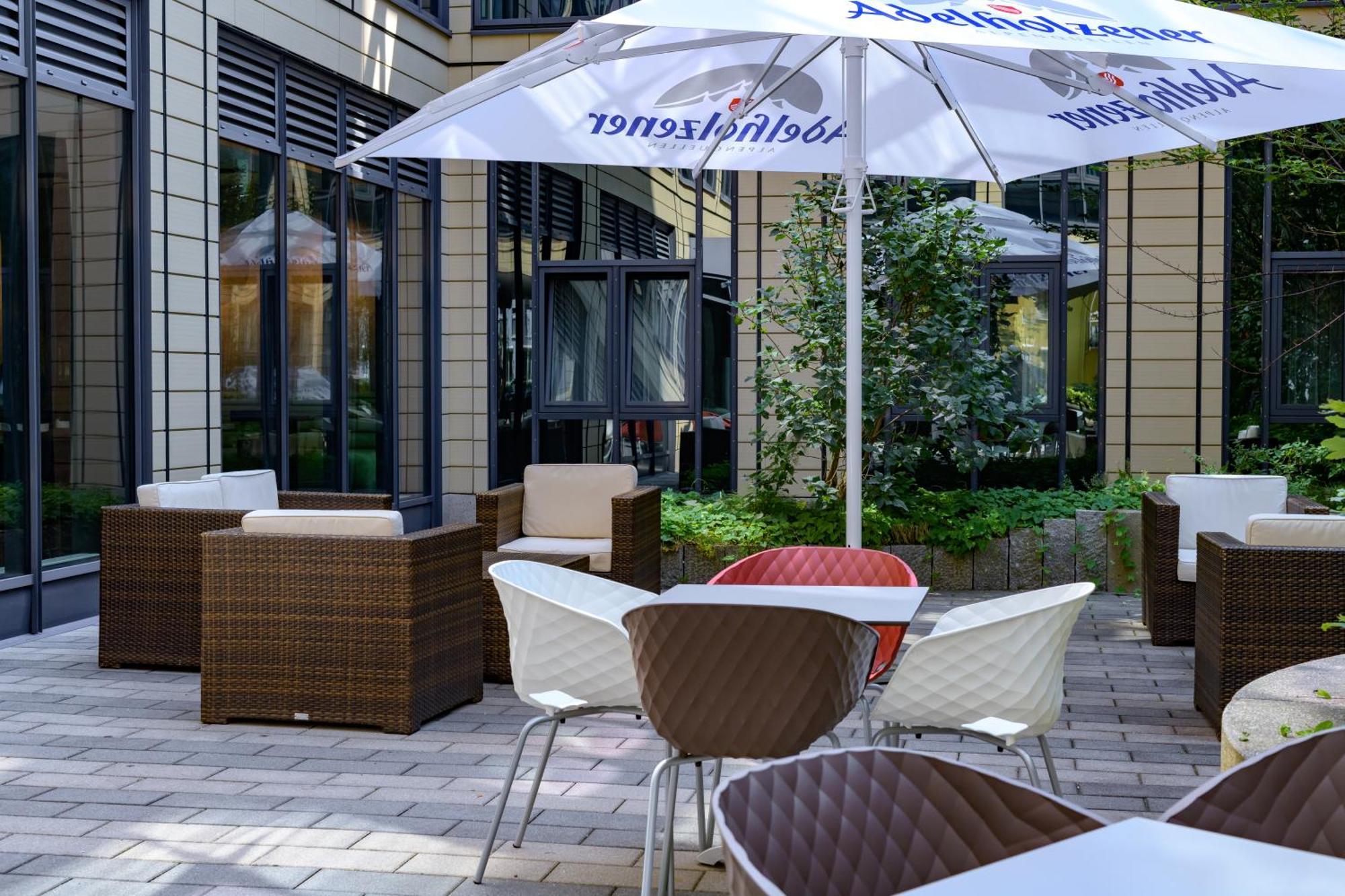 Ibis Muenchen Parkstadt Schwabing Buitenkant foto