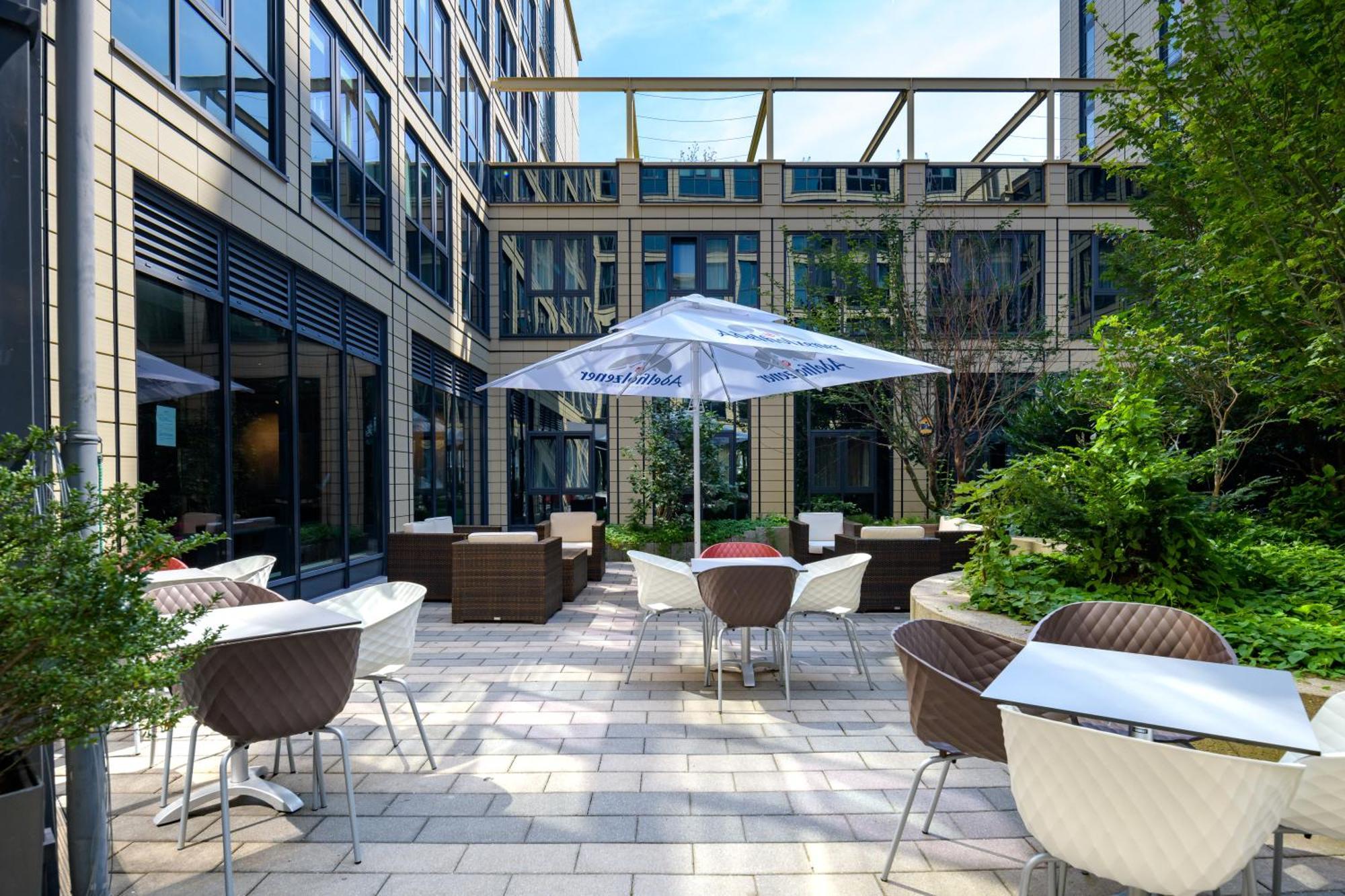 Ibis Muenchen Parkstadt Schwabing Buitenkant foto
