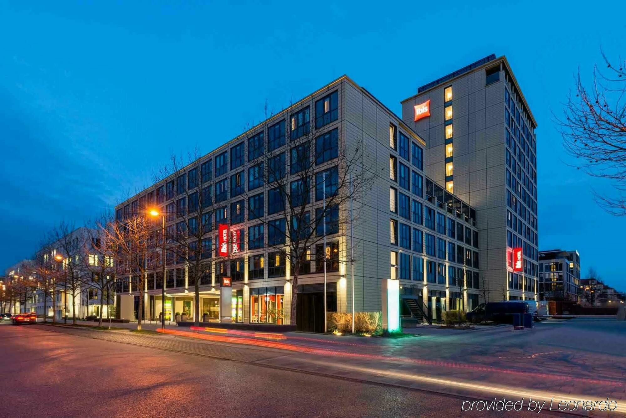 Ibis Muenchen Parkstadt Schwabing Buitenkant foto